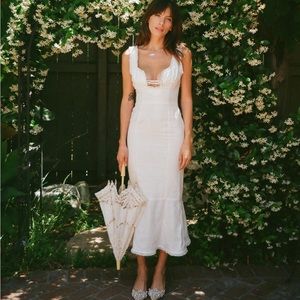 Beautiful Fait par foutch Chantal midi dress with scallop detailing throughout.